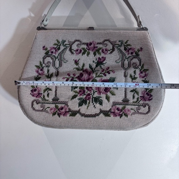 Vintage Floral Needlepoint Crossstitch Structured Handbag Coin Purse Closure - Picture 4 of 14